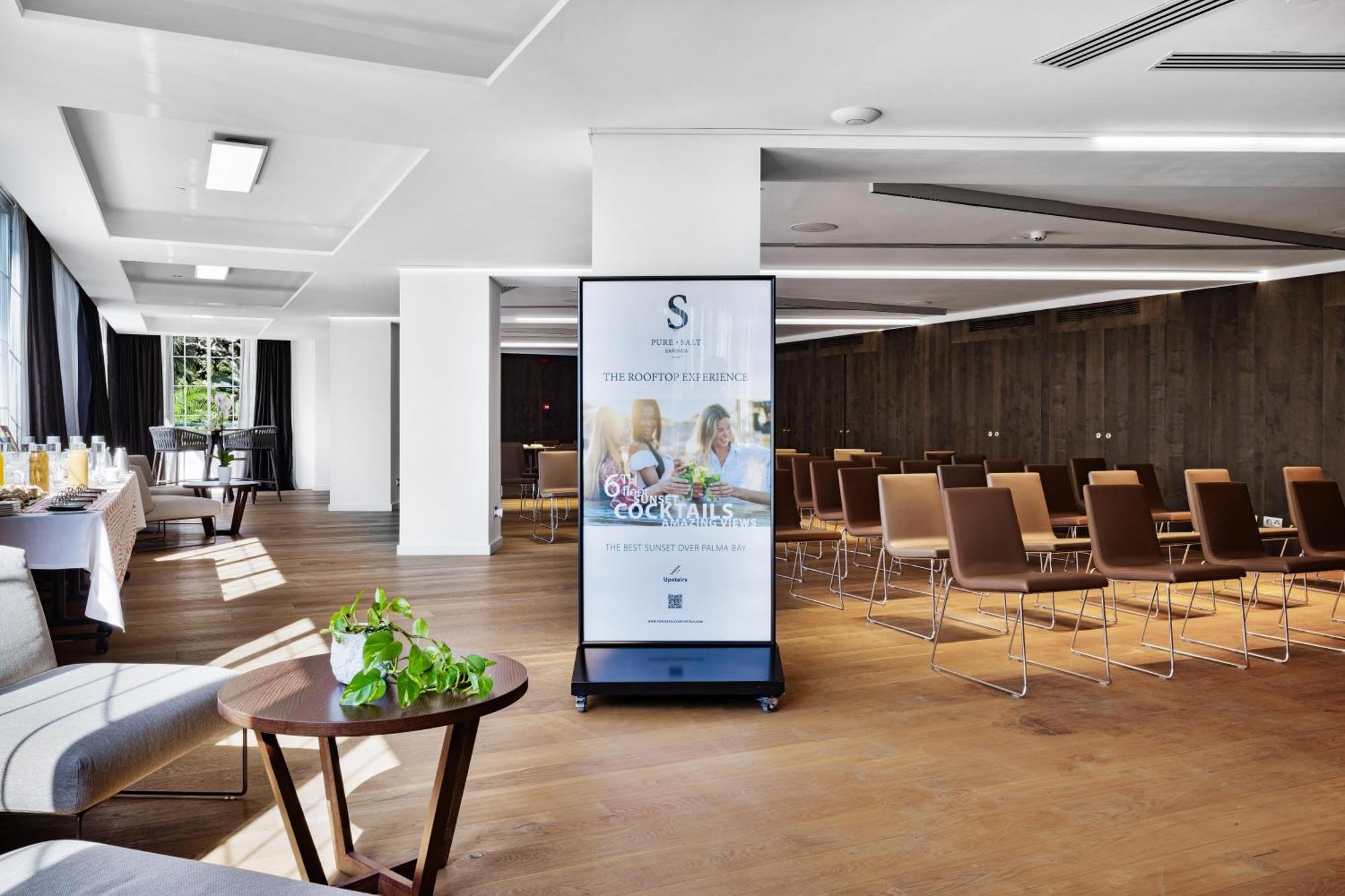 Hotel Pure Salt Garonda - Adults Only Playa de Palma  Exteriér fotografie A digital signage display